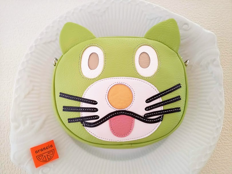 ねこ（牛革ポシェット：アップルグリーン）