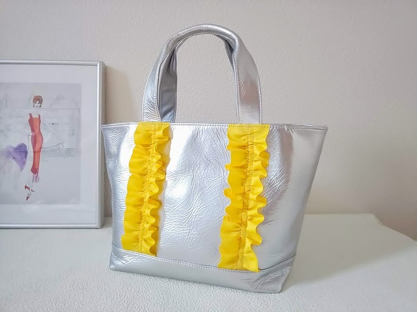 トートバッグシルバー：M（エナメル牛革：リボンレモン）