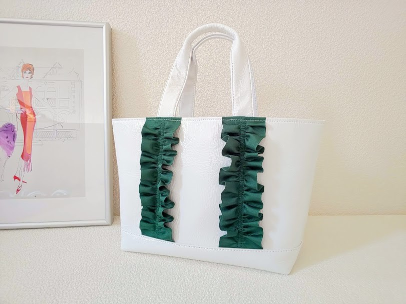 トートバッグ白：S（エナメル牛革：リボンダークグリーン）
