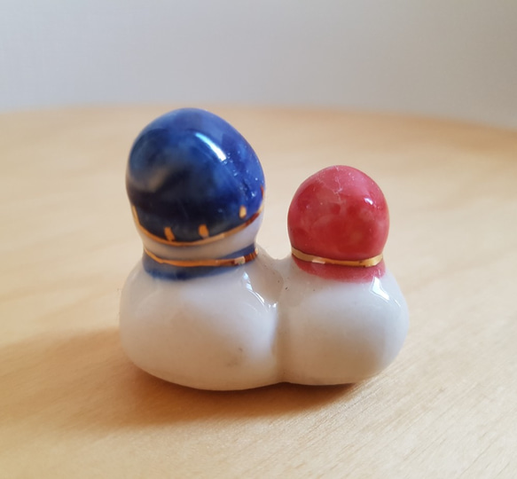 陶器製 デコレーション 置き物    ニコニコ  お餅みたいな  スノーマン in beanie knit cap 2枚目の画像