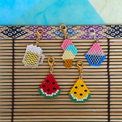 美味しい夏のマスクチャーム ビーズで作った小さな夏のアクセサリー