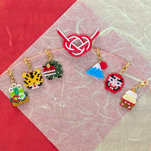 お正月 マスクチャーム ビーズで作った小さなアクセサリー その他  