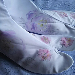 牡丹と桜の足袋(手描き) 1枚目の画像