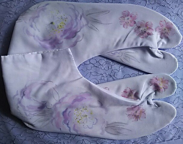 牡丹と桜の足袋(手描き) 2枚目の画像