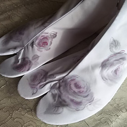 墨絵風薔薇の足袋(ピンクパープル)手描き 4枚目の画像