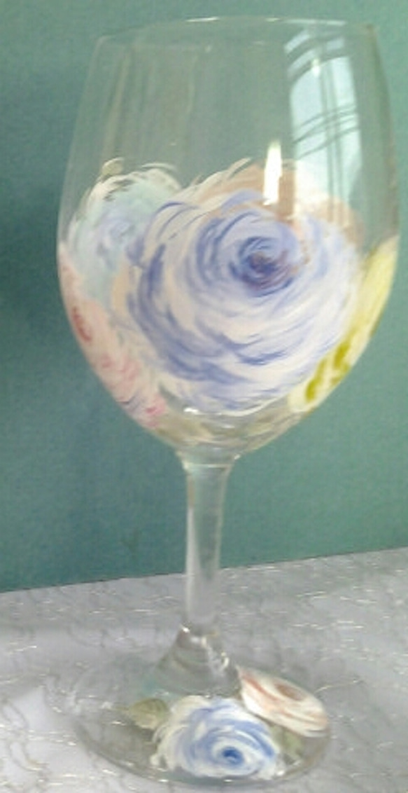 ワイングラス　《半額セール》手描きの薔薇 3枚目の画像