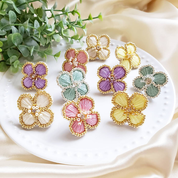 colorful flower earring(パープル) 1枚目の画像