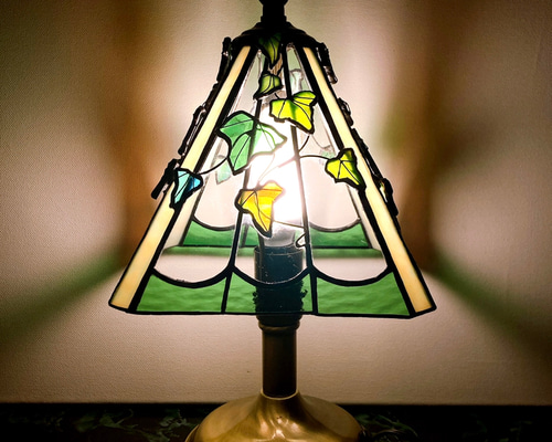 ステンドグラス⭐︎アイビーのスタンドランプ