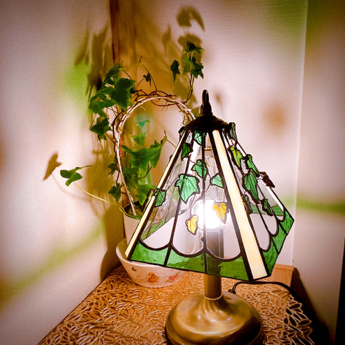 ステンドグラス⭐︎アイビーのスタンドランプ