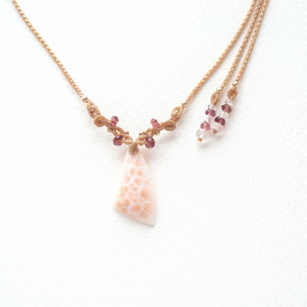 トムソナイトのマクラメ編み 天然石ネックレス ネックレス