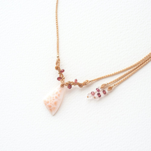 トムソナイトのマクラメ編み 天然石ネックレス ネックレス・ペンダント