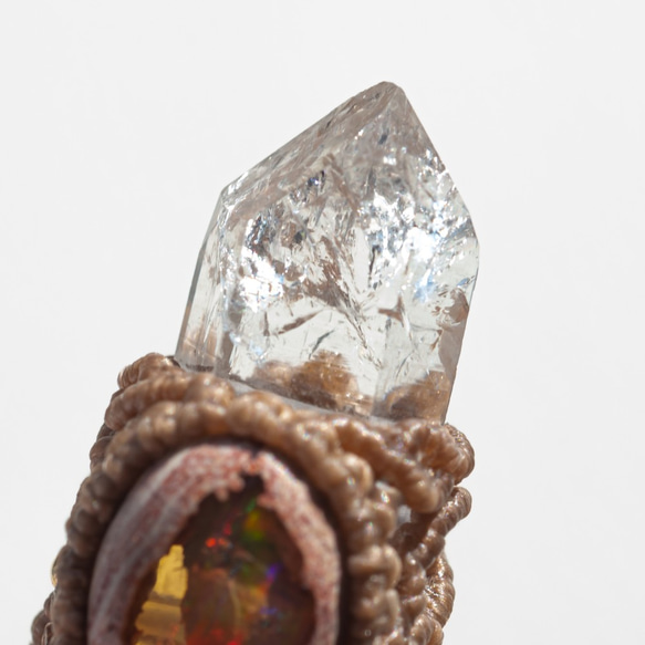 水晶和 cantera 蛋白石花邊天然石項鍊 第6張的照片