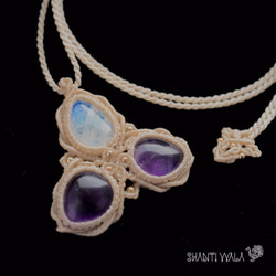 的紫水晶和月光石花邊針織天然石項鍊 第2張的照片