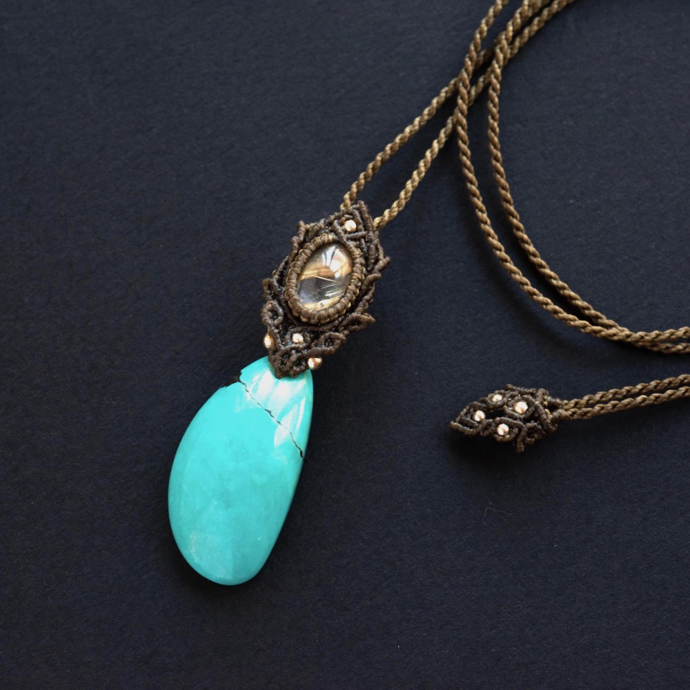 ターコイズ+ルチルクォーツのマクラメ編み 天然石ネックレス