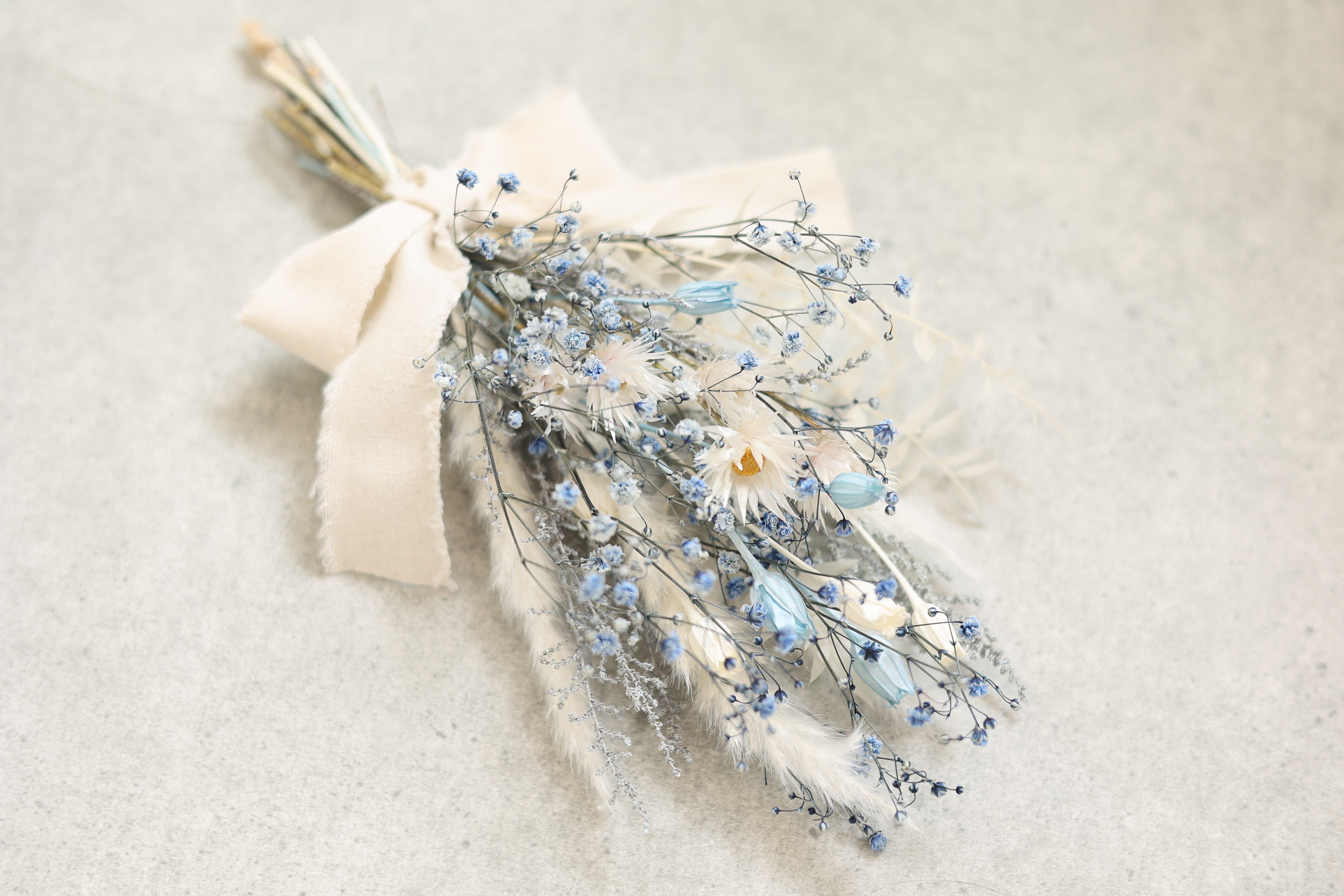 リース　かすみ草　ドライフラワー　スワッグ　ブーケ　リースブーケ ドライフラワー 花材 即日出荷 ルリ玉アザミ ナチュラル