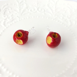 かじられ林檎のピアス・ノンホールイヤリング(完熟) 3枚目の画像