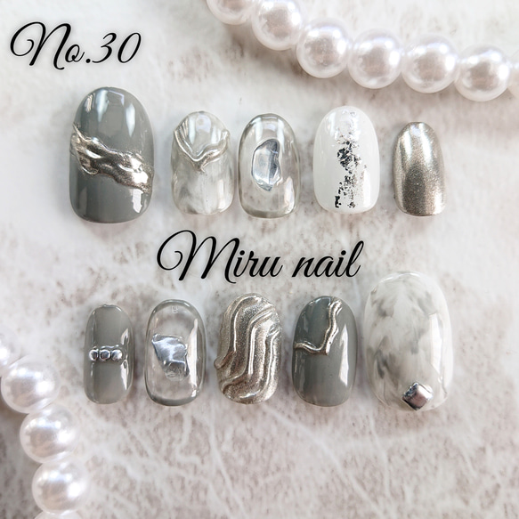 シルバーグレーニュアンスネイル ネイルチップ（つけ爪） Miru nail