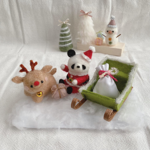 クリスマス パンダサンタさんとトナカイ ソリ 羊毛フェルト 羊毛 