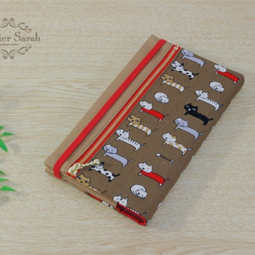 ねこさんの 3段 60ポケットカードケース＊ファスナーポケット付き 名刺  