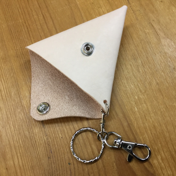 革の三角コインケース・キーリング付き小銭入れ 2枚目の画像