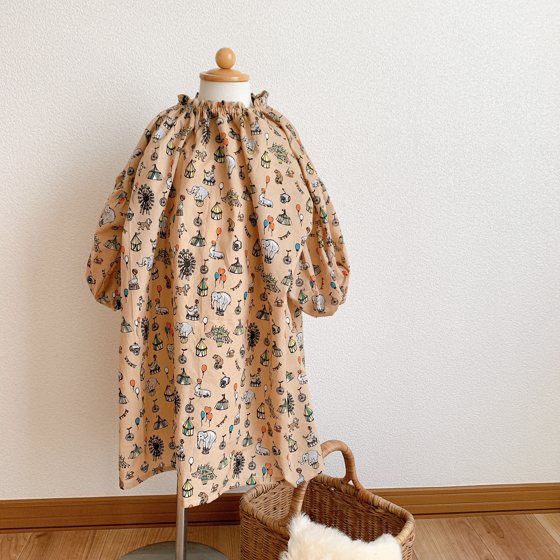 サーカスシャーリング　キッズおめかしワンピース