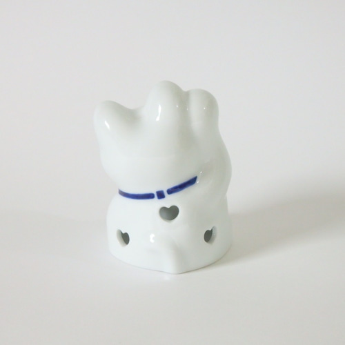 伊万里焼招き猫（右手） 招き猫 市川冬山窯 通販 11693881｜Creema