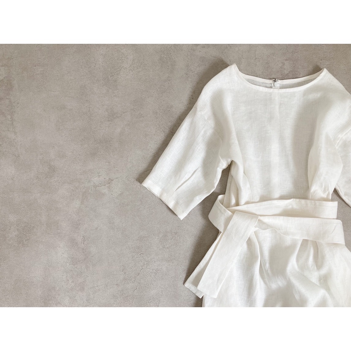 リネンのワンピース　リネン100% オフホワイト