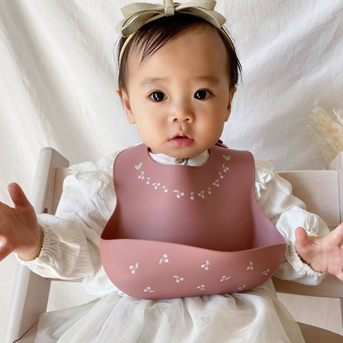 グッチ　ベビー　チルドレン　ビブ　スタイ　食事　エプロン　服 グッチ ベビー チルドレン ビブ スタイ 食事 エプロン 服 グッチ