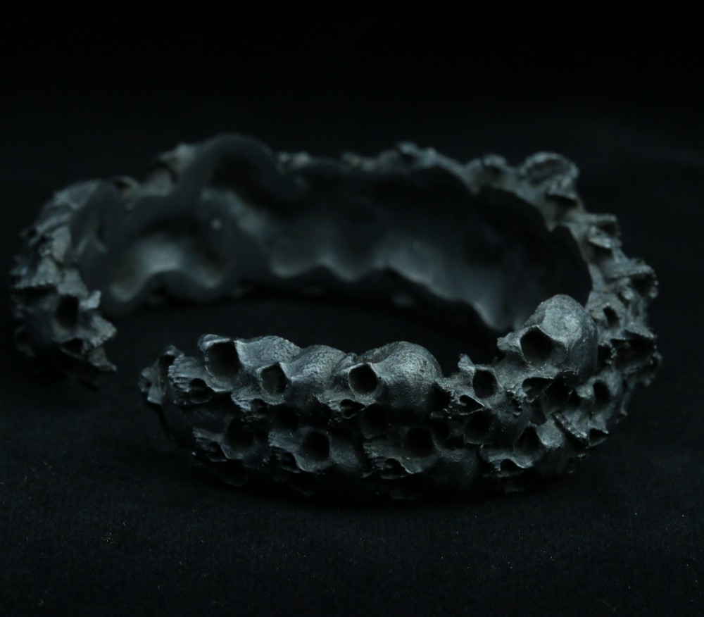 スカルバングルブレスレット、デスゴーストブレスレット、ヘルバングル、ダークグレイブジュエリー-職人が作った。