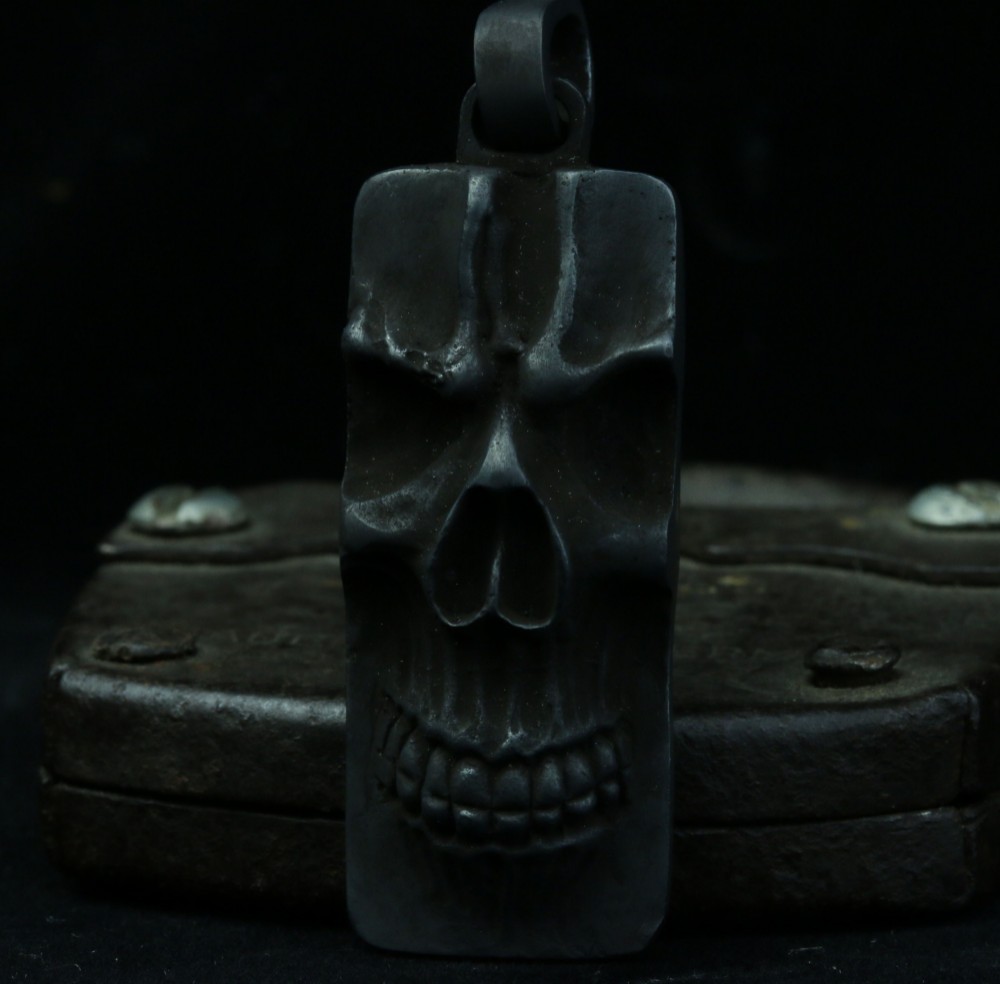 シルバースカルメンズネックレス、スカルシールドペンダント、酸化ネックレス、バイカーメンズペンダント、スカルネックレス、シ