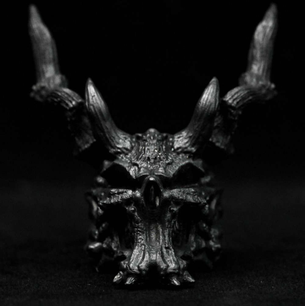 ホーンドスカルリング、925シルバースカルリング、ゴシックスタイルの手作りスターリングシルバーリング。