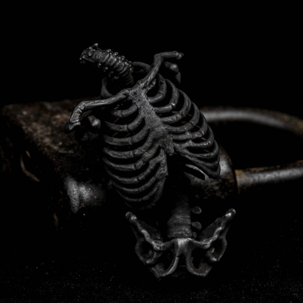 ドラゴンスパインペンダント、クロスシルバーペンダント、スカルブラスペンダント、テクスチャーペンダント、ヴィンテージペンダ