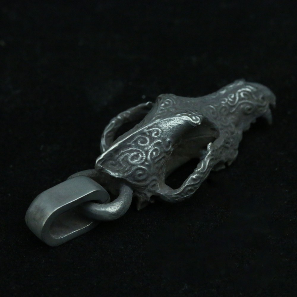 ウルフスカルペンダントトーテムスカルレトロダークウルフヘッドペンダントスターリングシルバーブラス中空装飾品質