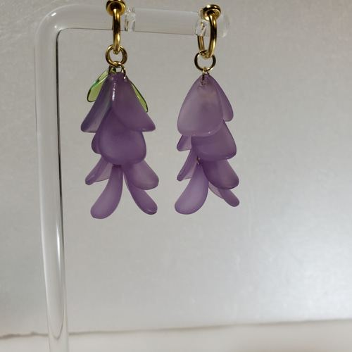 藤の花 チャームのみの販売です イヤリング・ノンホールピアス