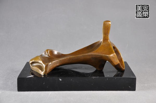 大人気ブロンズ 横になる人体 ヘンリー・ムーア 名品 25cm