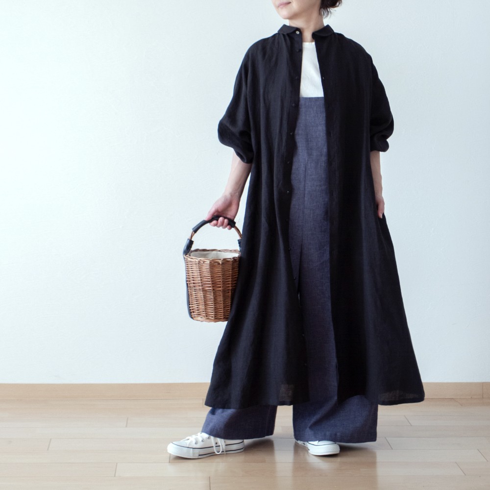 バックくるみ釦が大人かわいいボリューム袖フレンチリネンAラインワンピース：ブラック