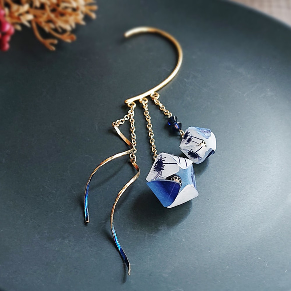 和柄鬼灯-彼岸花（青）-のイヤーフック イヤーフック をりをり