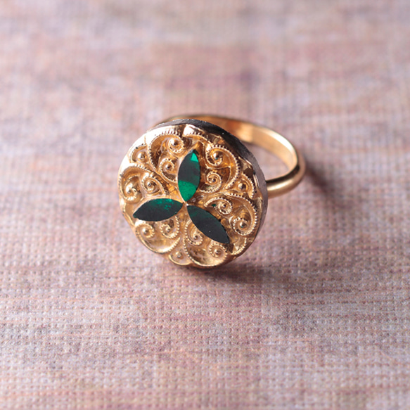 vintage CHANEL ring 【GREEN】 1枚目の画像