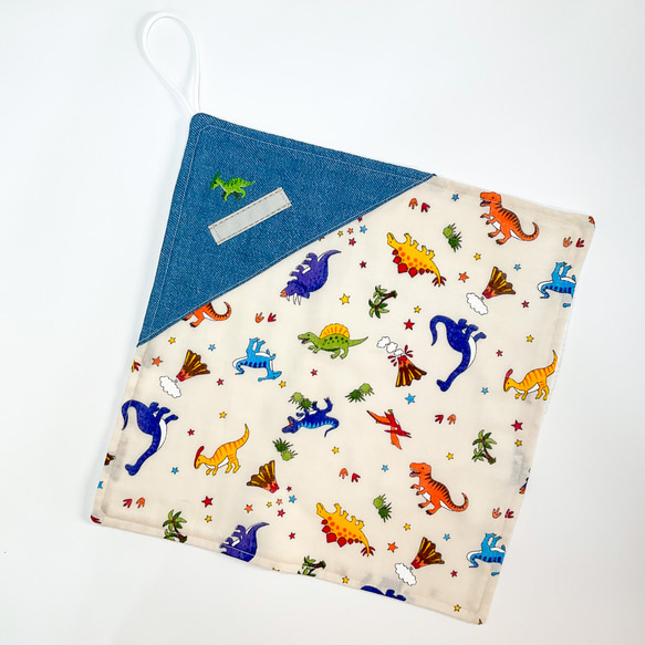 送料無料◆2枚セットループ付きタオル　ふんわりガーゼ　　かわいい恐竜柄（ライトブルー＆ベージュ）　恐竜の刺繍付き 2枚目の画像