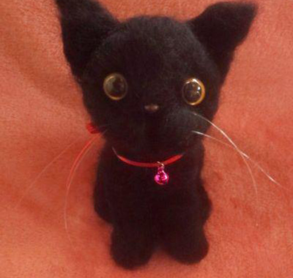 〔受注製作〕羊毛フェルトハンドメイド黒猫ちゃん 1枚目の画像