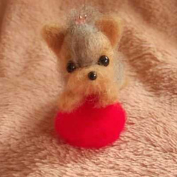 受注製作〕羊毛フェルトヨークシャーテリア 羊毛フェルト moemo 通販