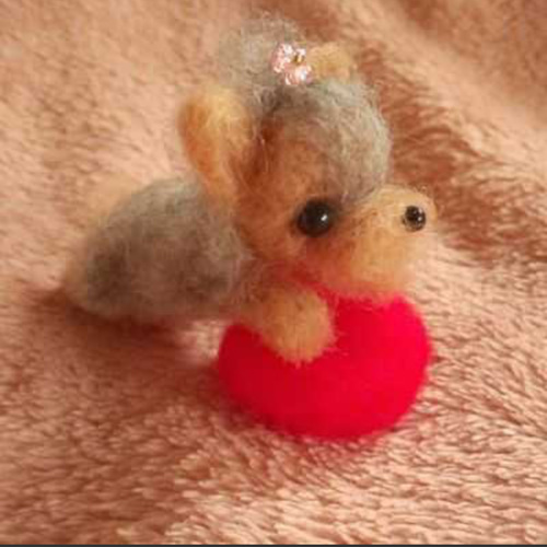 受注製作〕羊毛フェルトヨークシャーテリア 羊毛フェルト moemo 通販