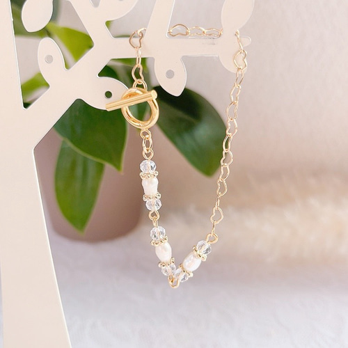 淡水パール と マンテル が スタイリッシュ な ブレスレット