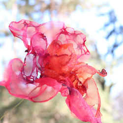 オレンジ 火花｜カラフルオーガンジーのアートフラワー【造花】 1枚目の画像