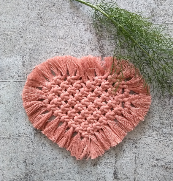 マクラメ編み　コースター(ピンク) 1枚目の画像