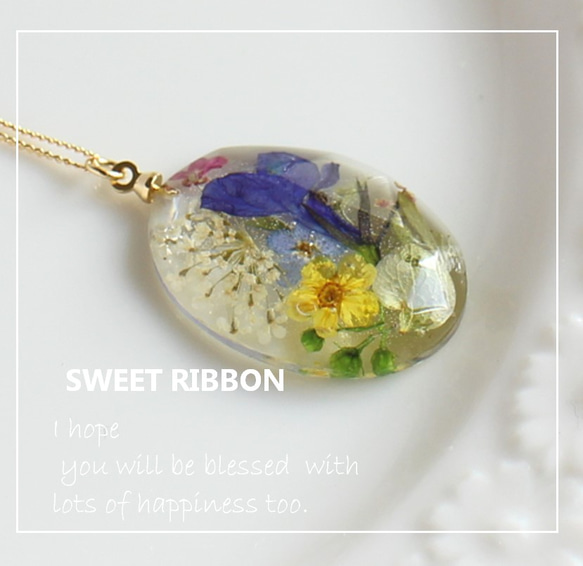 お花をぎゅっと閉じ込めたネックレス レジン ドライフラワー 32