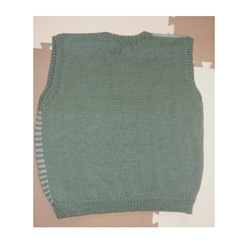 手編み　ヘンリーネック・ベスト　グリーン系２色　Ｍくらい　日本製毛糸 6枚目の画像