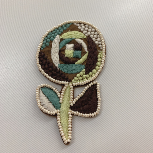 ご確認用  ミナペルホネン ハンドメイド ブローチアクセサリー ブローチ（花・ミナペルホネン生地使用・ハンドメイド） ブローチ