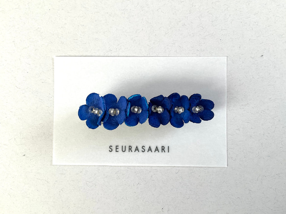 レザーの花バレッタ　Kukka  ( M ) ／ ブルー 2枚目の画像