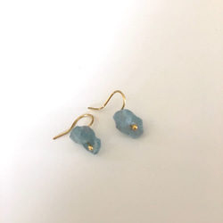 Apatite stone earrings 1枚目の画像